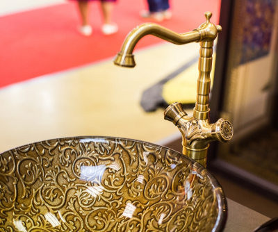 Смеситель на раковину ROYAL (21973)