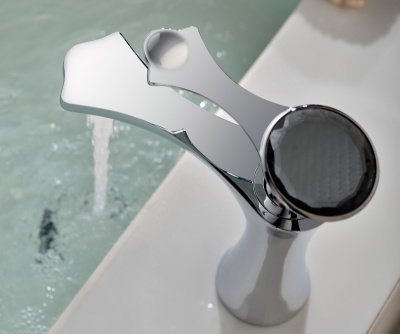 Смеситель на раковину Yasmina (800/B03)