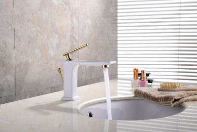 Смеситель Lemark Mista для раковины (LM6406WG) Смеситель Lemark Mista для раковины (LM6406WG)