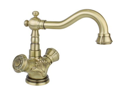 Смеситель на раковину ROYAL (10218)