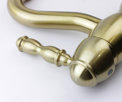 Смеситель TIFFANY для раковины бронза (1901BR)