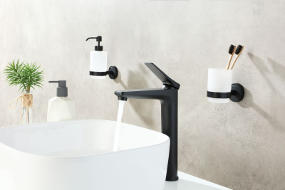 Смеситель Lemark Bronx для раковины (LM3709BL) Смеситель Lemark Bronx для раковины (LM3709BL)