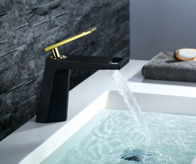 Смеситель на раковину QUADRO, черный/золото (A919B)