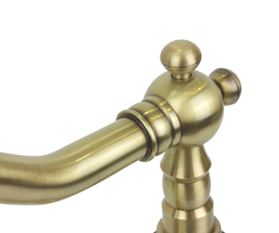 Смеситель на раковину ROYAL (10105)